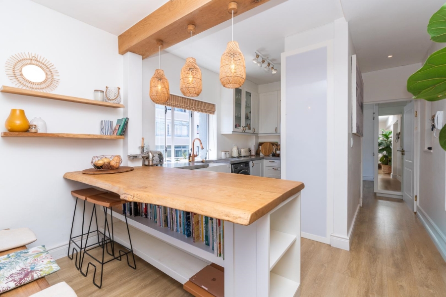 To Let 2 Bedroom Property for Rent in Sea Point Western Cape